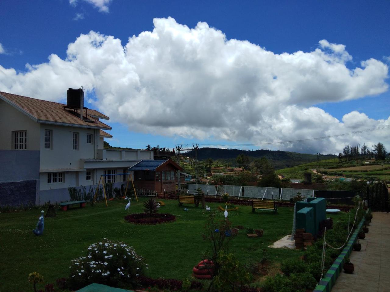 Drizzle Drop Inn Ooty Buitenkant foto